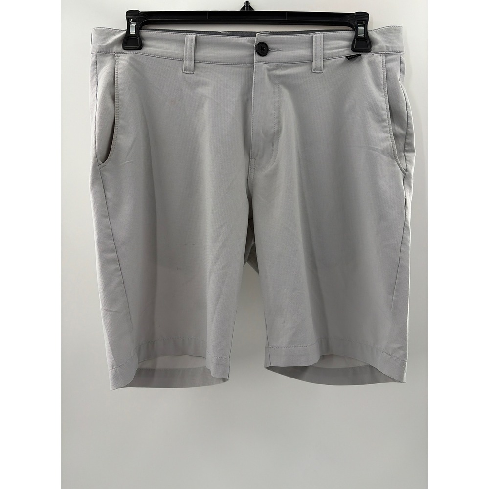 TravisMathew Mens Gray Performance Golf Shorts Size 33 Stretch Lightweight